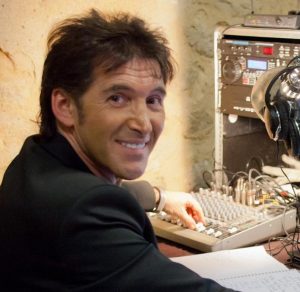 Jean-Noël Caron, DJ animateur LOL Événements, en prestation musicale lors d’un mariage en Nouvelle-Aquitaine