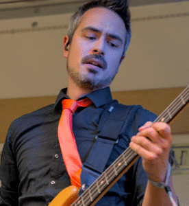 Emeric 44, DJ animateur à Nantes – animation musicale et sonorisation pour mariage, soirée privée et événement professionnel avec Lol Évènements.