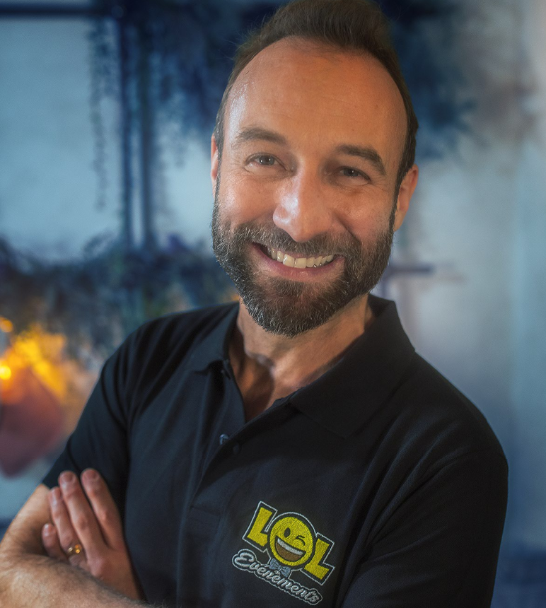 Aymeric Dapsence, animateur événementiel, comédien et humoriste chez LoL Événements