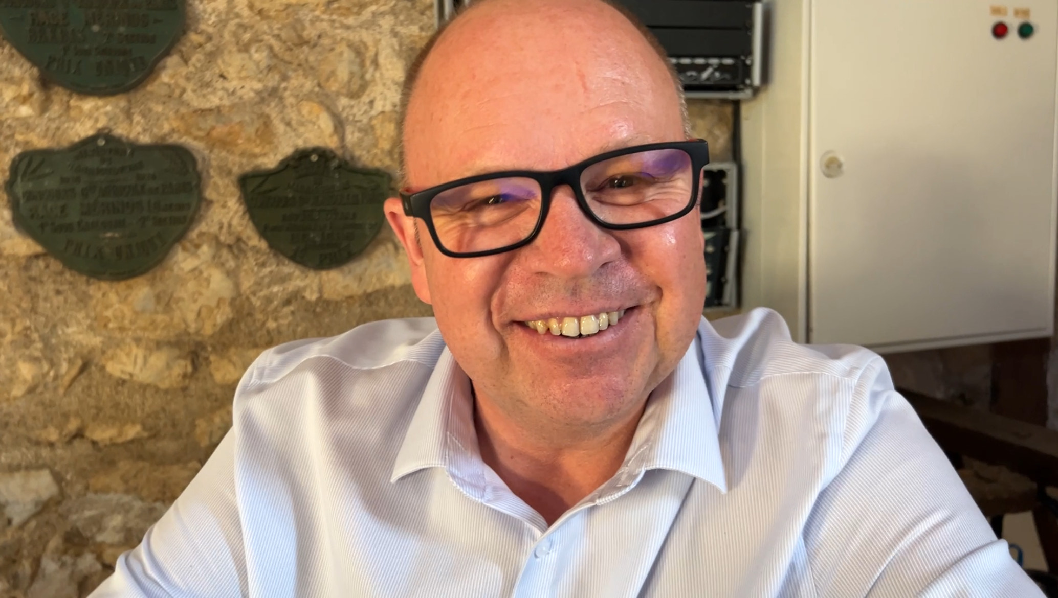DJ Fabrice 28 en animation de soirée avec LOL Événements dans l’Eure-et-Loir pour mariage, anniversaire, entreprise, CSE et événement privé ou public.