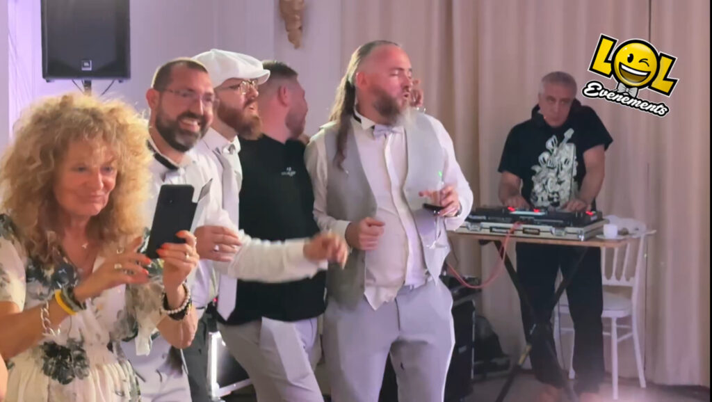 DJ H en pleine animation musicale lors d’un mariage – DJ professionnel en Île-de-France