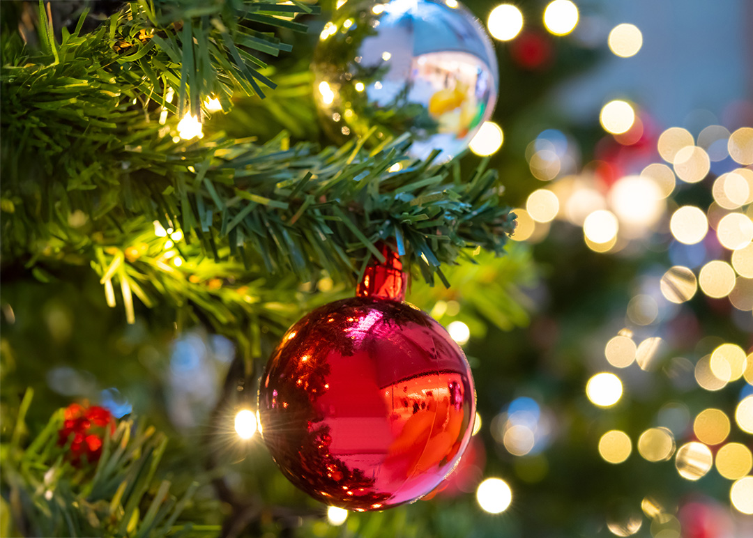 Arbre de noël pour votre association par Lol Événements