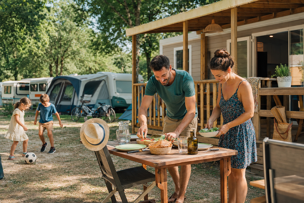 Fidéliser vos vacanciers - Artiste en résidence pour camping