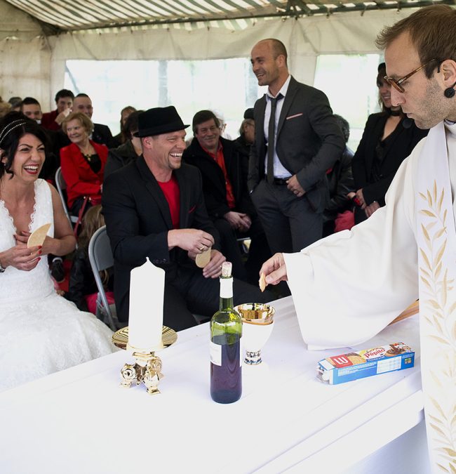 Faux curé de cérémonie comique mariage